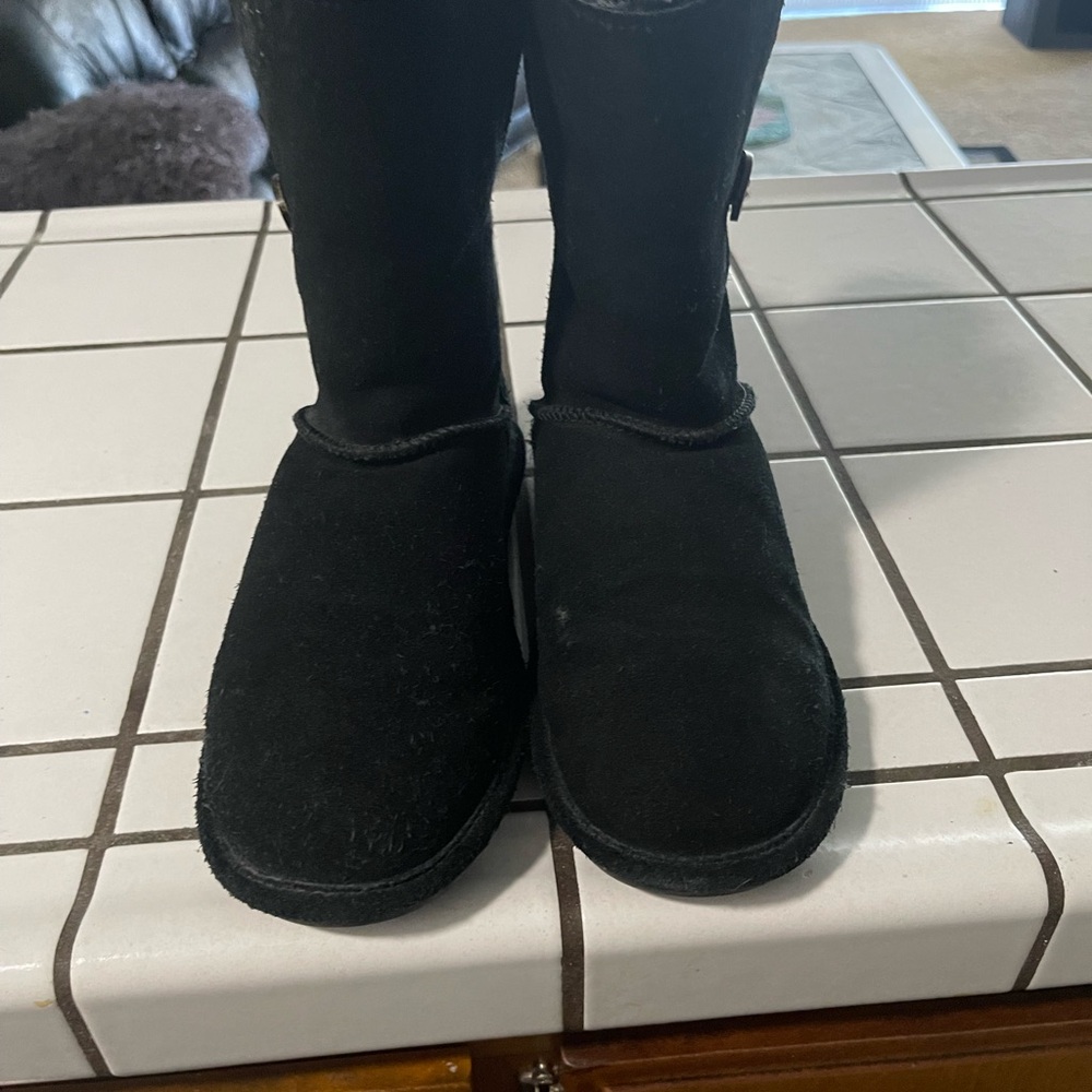 Bearpaw size 10 black